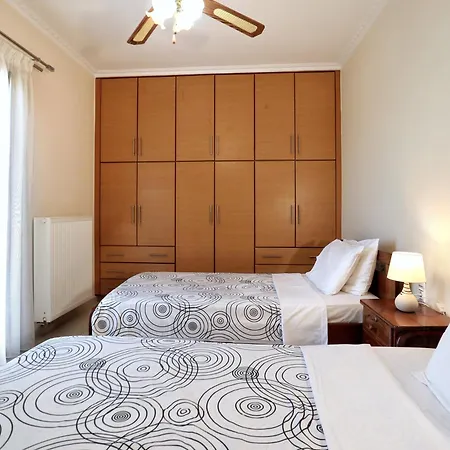 Frezia Apartment 3 *